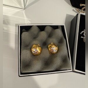 **SOLD**Chanel vintage earrings with coa clip on earrings